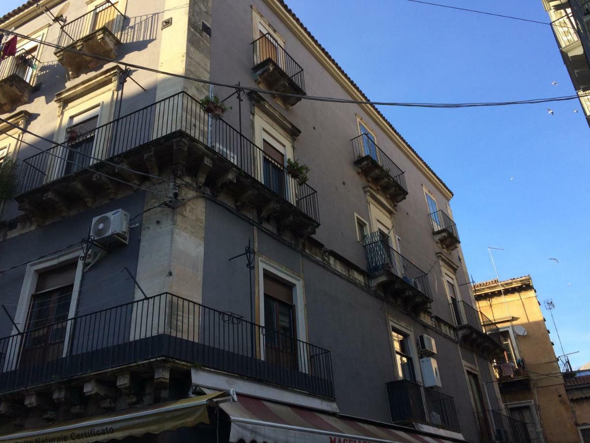 Apartment For 2 In Catania, B&B Le Voci Del Mercato Экстерьер фото