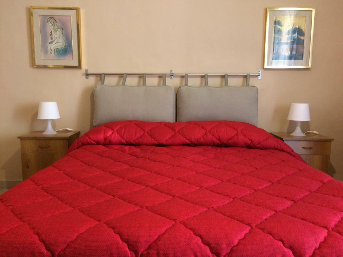 Apartment For 2 In Catania, B&B Le Voci Del Mercato Экстерьер фото